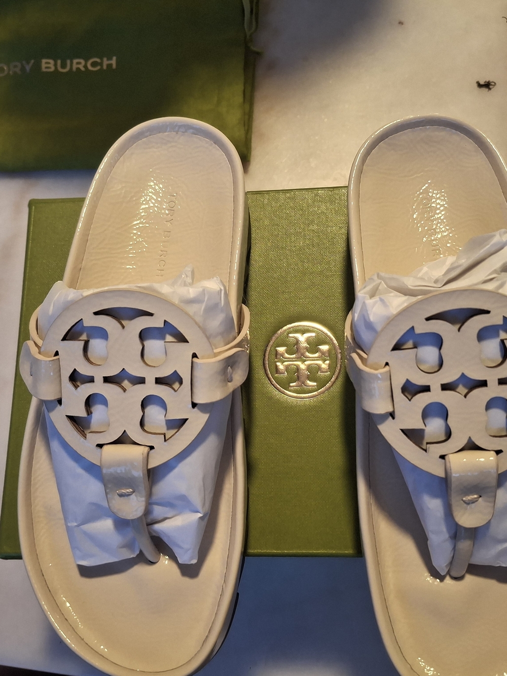 Tory Burch Patent Leather Logo Thong Sandals in Ivory - Picture 6 of 9